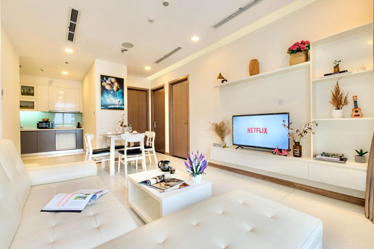 Moxy Hcmc Aparts - Vinhomes Central Park, Ice Rink Ho Chi Minh City Bagian luar foto