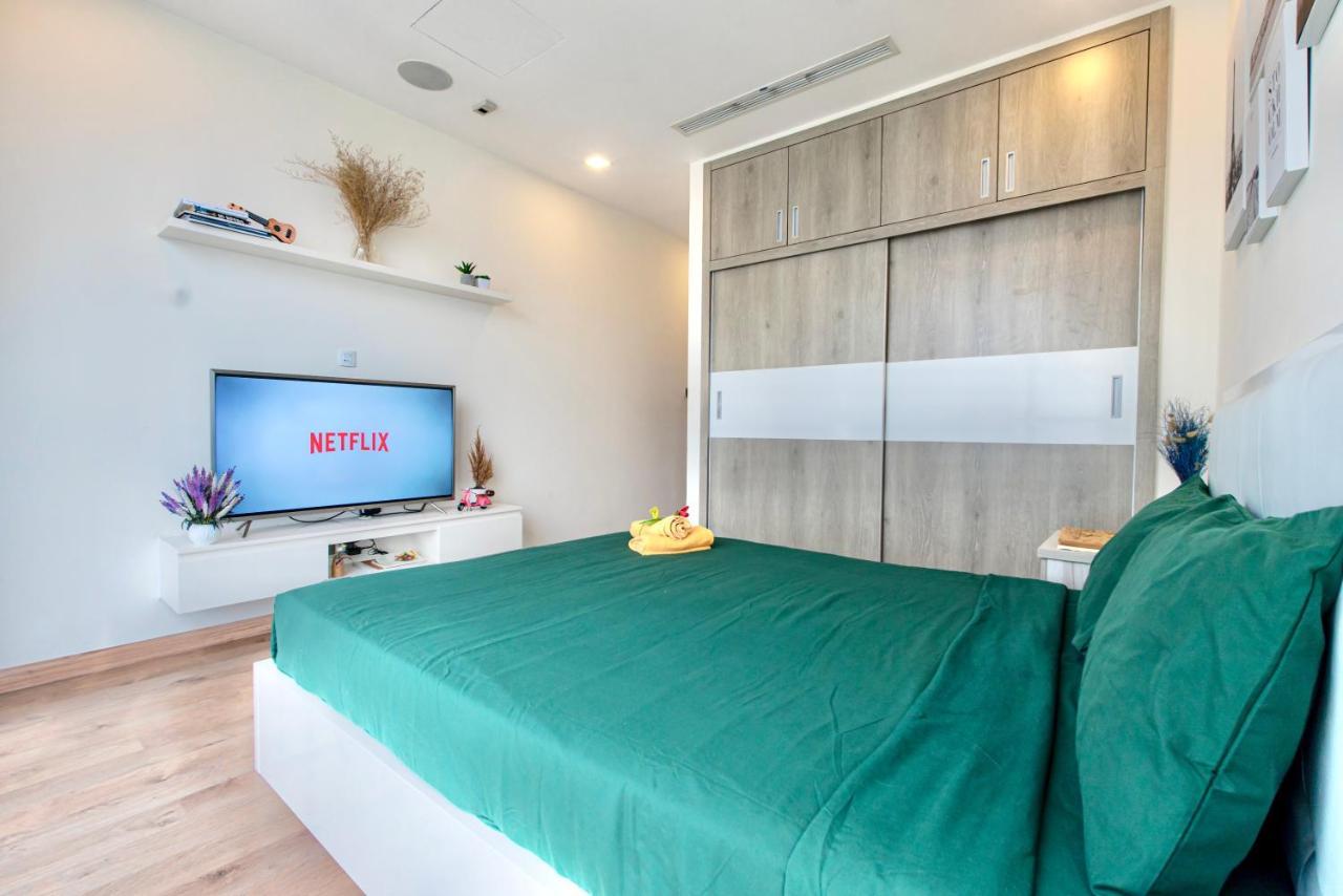 Moxy Hcmc Aparts - Vinhomes Central Park, Ice Rink Ho Chi Minh City Bagian luar foto