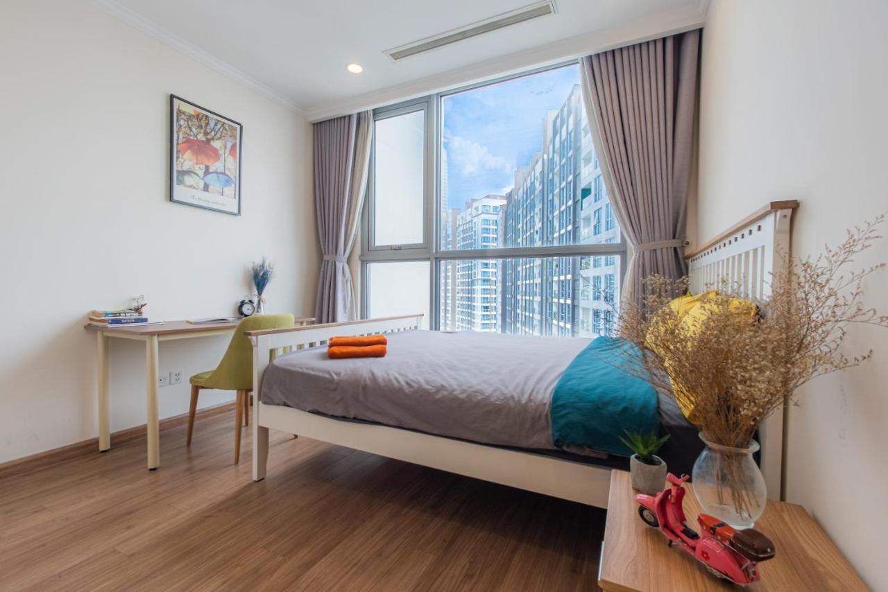 Moxy Hcmc Aparts - Vinhomes Central Park, Ice Rink Ho Chi Minh City Bagian luar foto