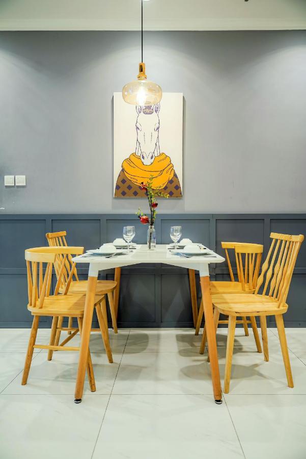 Moxy Hcmc Aparts - Vinhomes Central Park, Ice Rink Ho Chi Minh City Bagian luar foto
