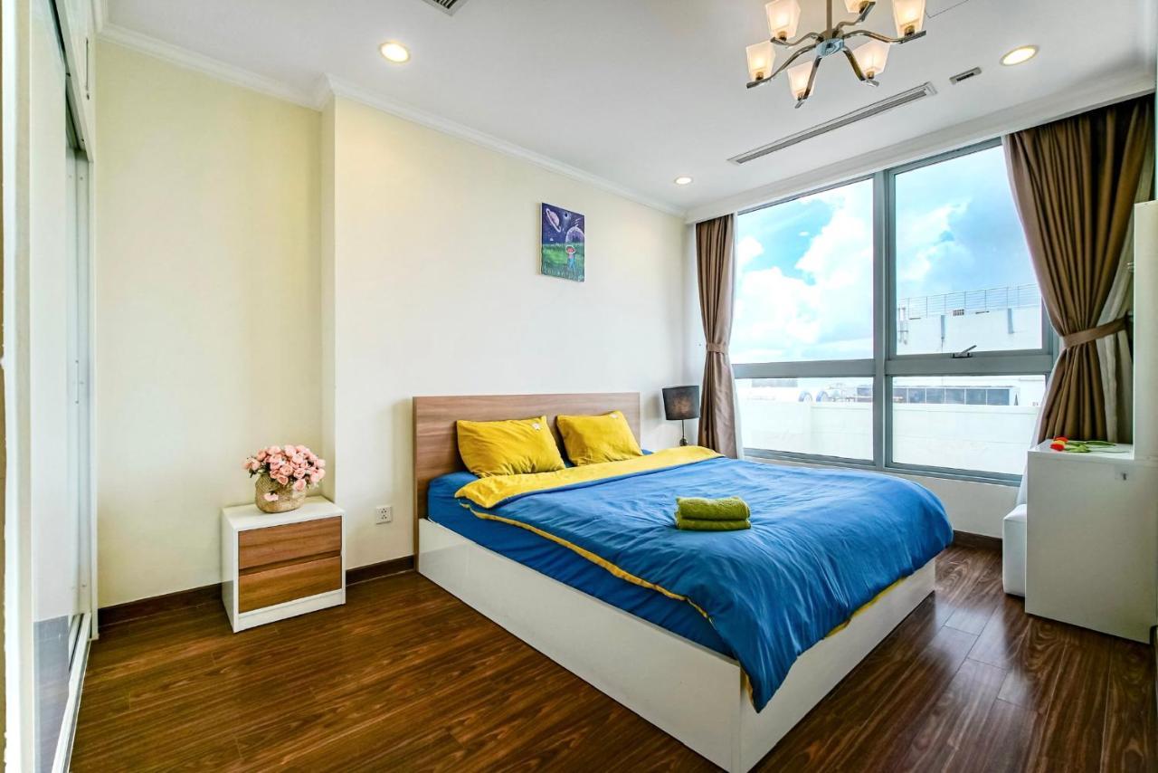Moxy Hcmc Aparts - Vinhomes Central Park, Ice Rink Ho Chi Minh City Bagian luar foto
