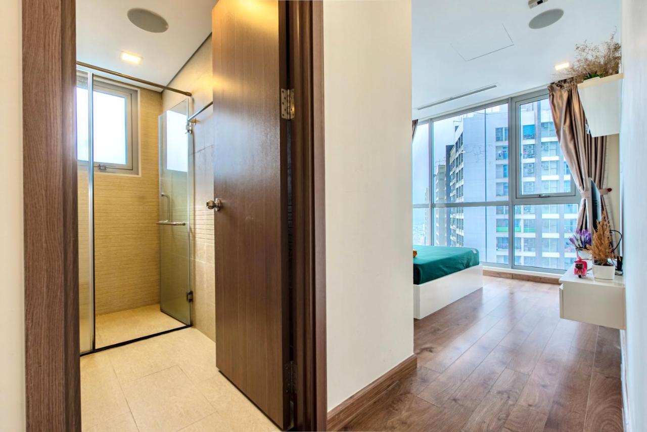 Moxy Hcmc Aparts - Vinhomes Central Park, Ice Rink Ho Chi Minh City Bagian luar foto