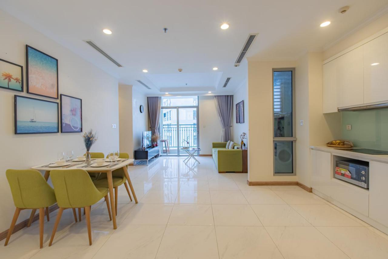 Moxy Hcmc Aparts - Vinhomes Central Park, Ice Rink Ho Chi Minh City Bagian luar foto