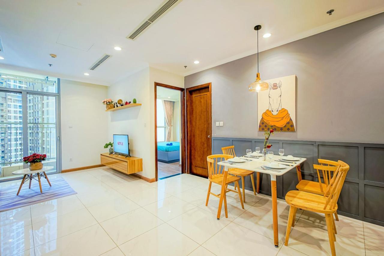 Moxy Hcmc Aparts - Vinhomes Central Park, Ice Rink Ho Chi Minh City Bagian luar foto