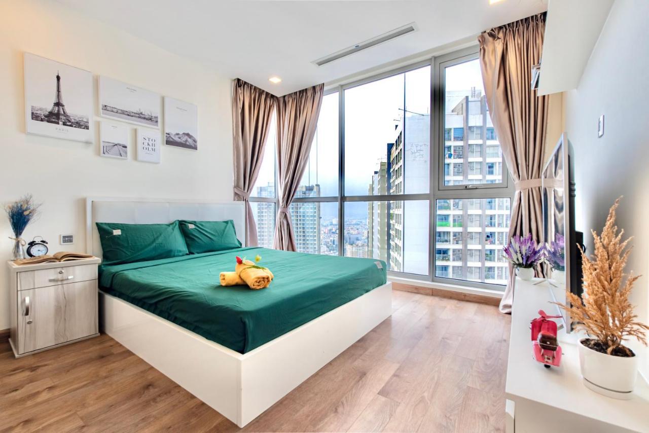 Moxy Hcmc Aparts - Vinhomes Central Park, Ice Rink Ho Chi Minh City Bagian luar foto