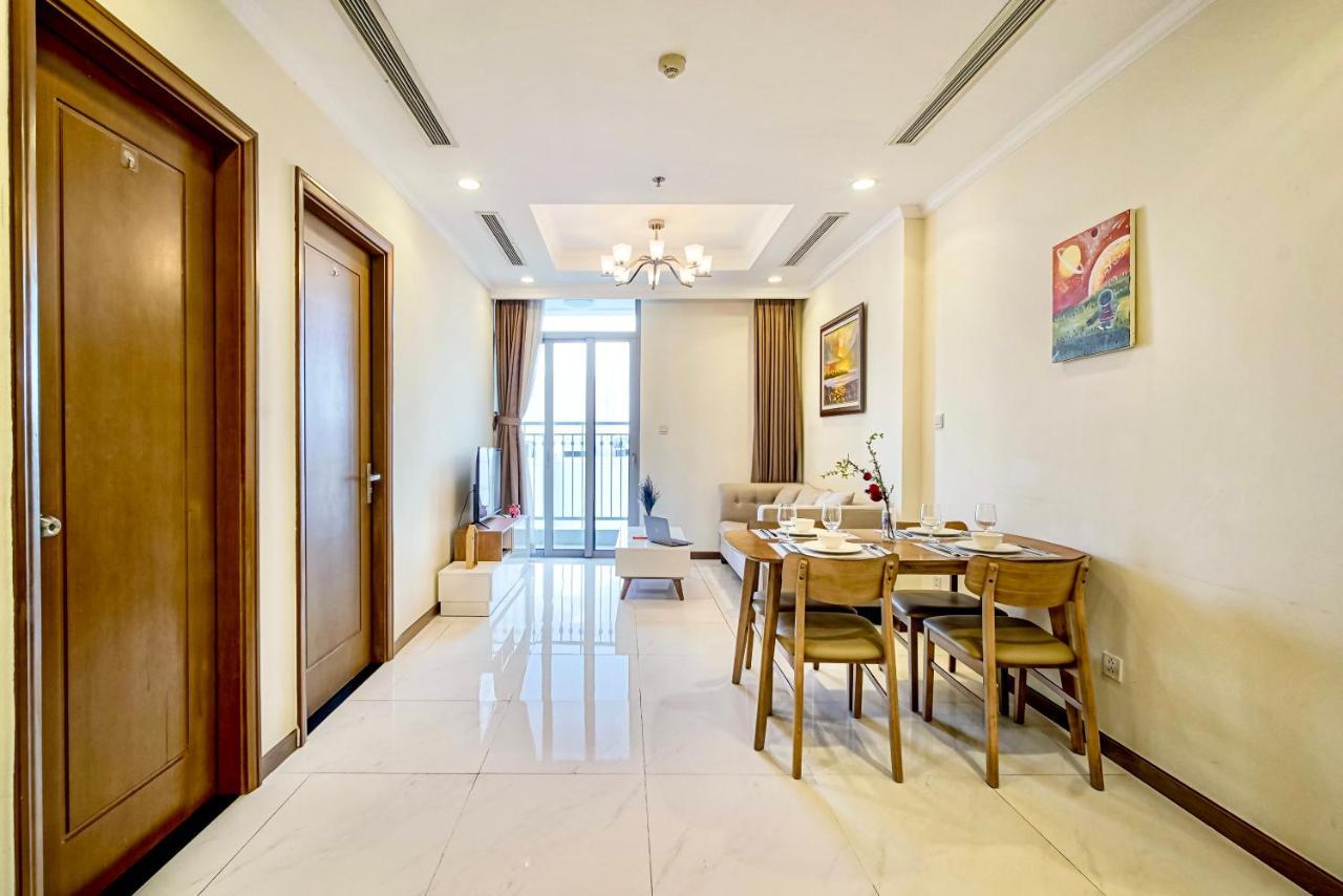 Moxy Hcmc Aparts - Vinhomes Central Park, Ice Rink Ho Chi Minh City Bagian luar foto